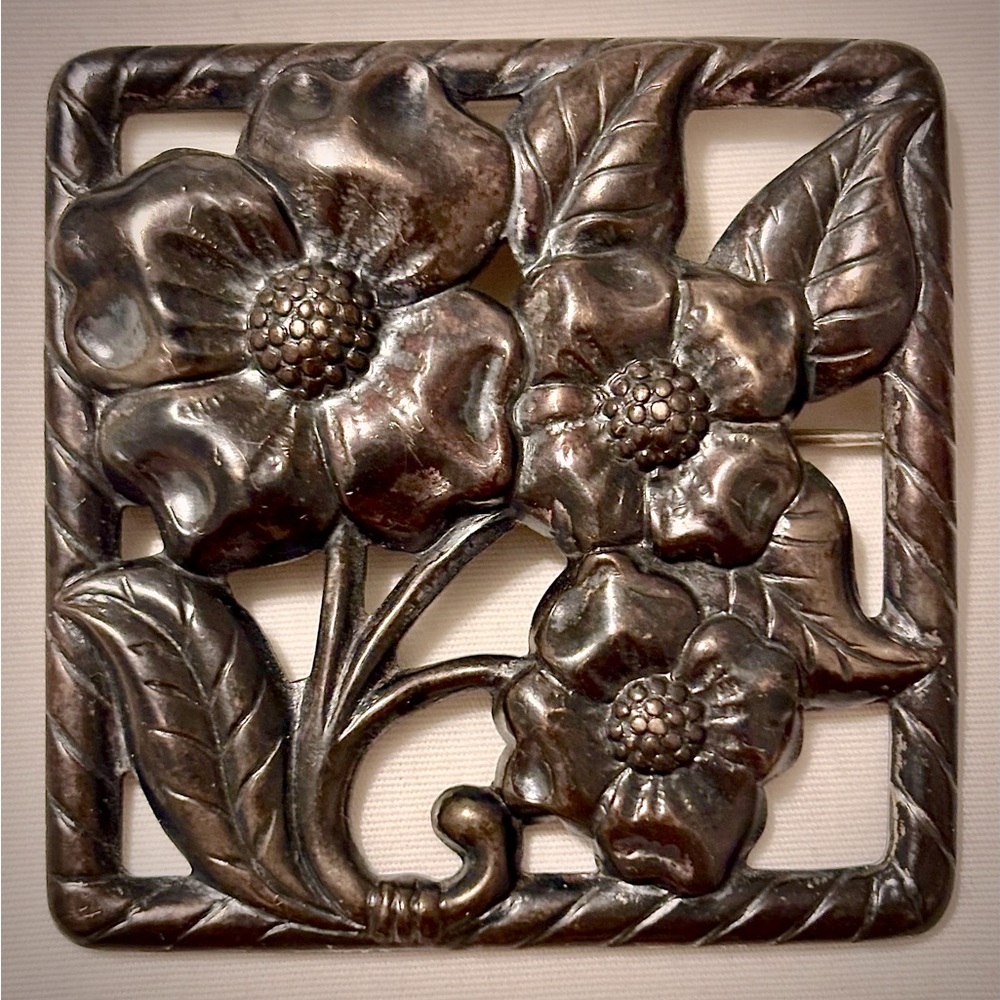 VINTAGE DANECRAFT STERLING SILVER FLORAL BROOCH designed by - VICTOR PRIMAVERA.
